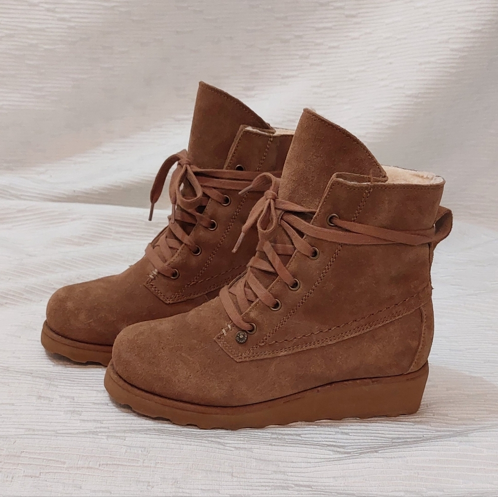 BearPaw Brown Suede Lace-Up Wedge Ankle Boots Size 6 - Picture 3 of 9